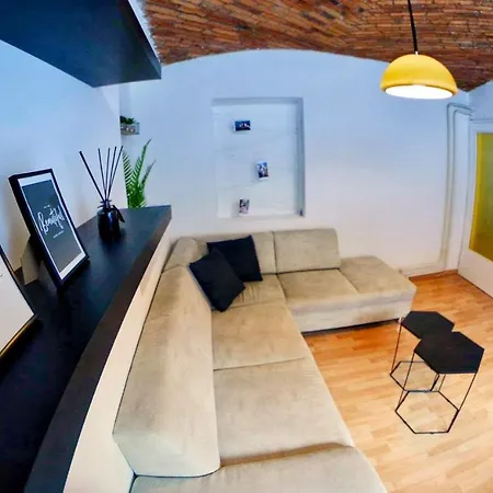 Lua Apartment *